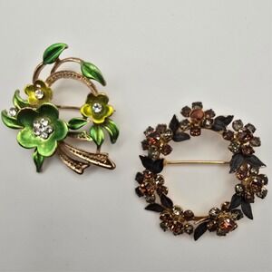 2 Vintage Costume Jewelry Brooches Rhinestone Wreath Green Enamel Floral Pin